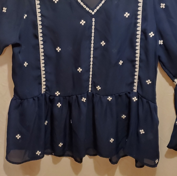 TOP TIME AND TRU, BOHO TOP, NAVY WITH WHITE EMBROIDERY, LARGE, SHEER - Picture 4 of 8